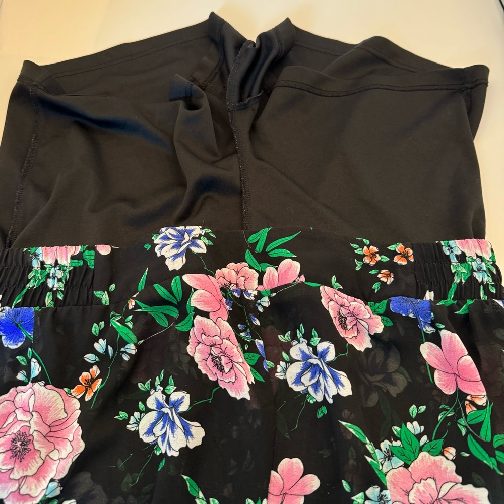 Torrid Floral Black Flowy Wide Leg Sheer Pants with Built‎ in Shorts Size 00 M/L - Picture 11 of 12